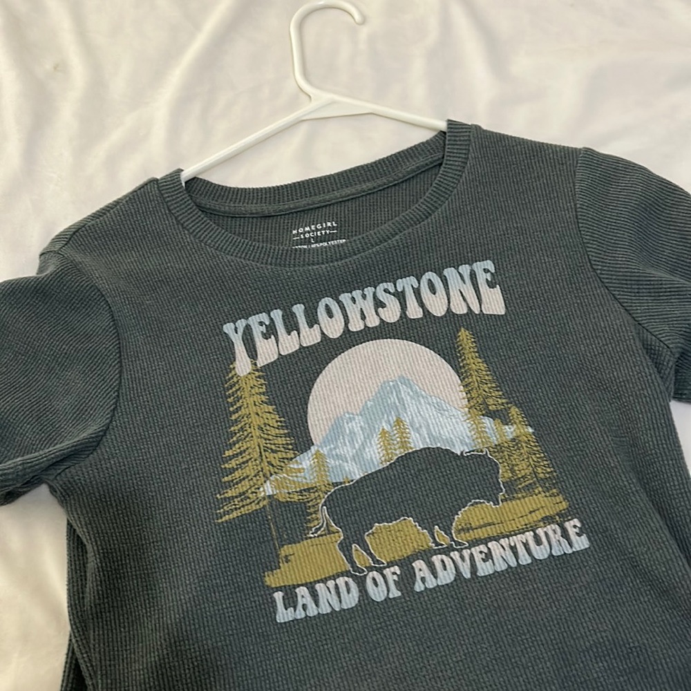 Gorgeous yellowstone trendy top🤍